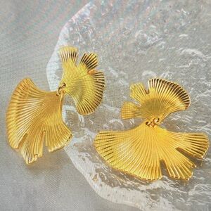 Elegant Gold Leaf Earrings